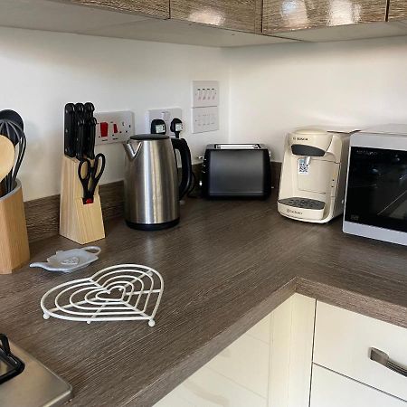 Lovely 2 Bedroom, 2 Bathroom House With Parking. 普里茅斯 外观 照片