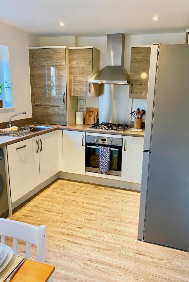 Lovely 2 Bedroom, 2 Bathroom House With Parking. 普里茅斯 外观 照片