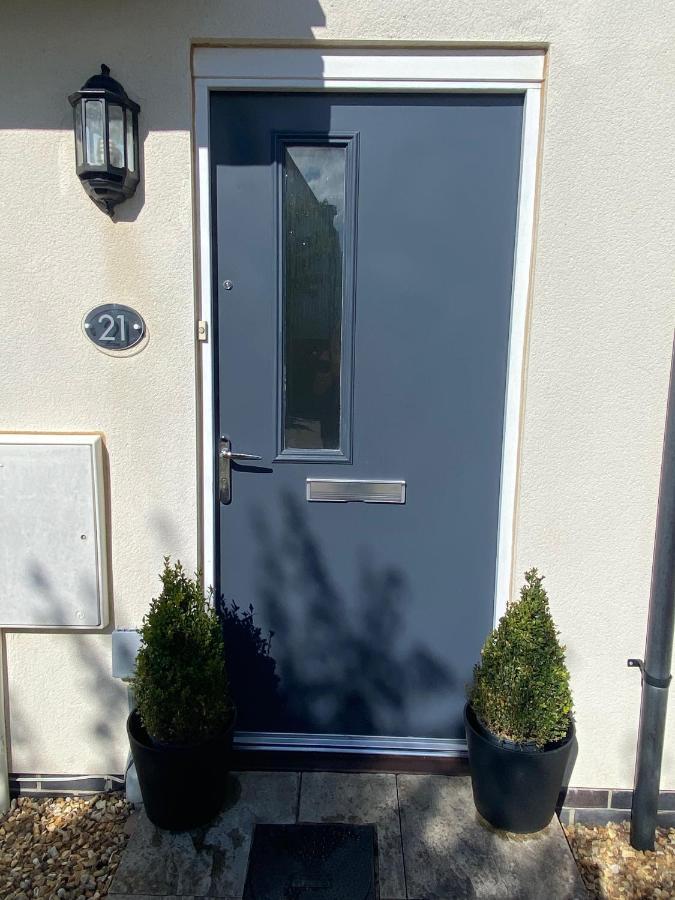 Lovely 2 Bedroom, 2 Bathroom House With Parking. 普里茅斯 外观 照片