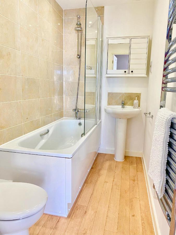 Lovely 2 Bedroom, 2 Bathroom House With Parking. 普里茅斯 外观 照片
