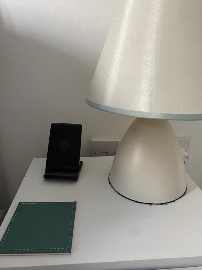 Lovely 2 Bedroom, 2 Bathroom House With Parking. 普里茅斯 外观 照片