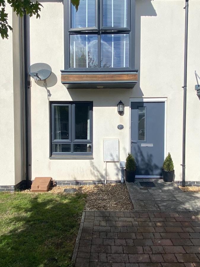 Lovely 2 Bedroom, 2 Bathroom House With Parking. 普里茅斯 外观 照片